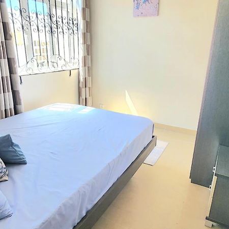 Number 7, 2Nd Floor, Pebble Bay Apartments With Garden View グランベ エクステリア 写真