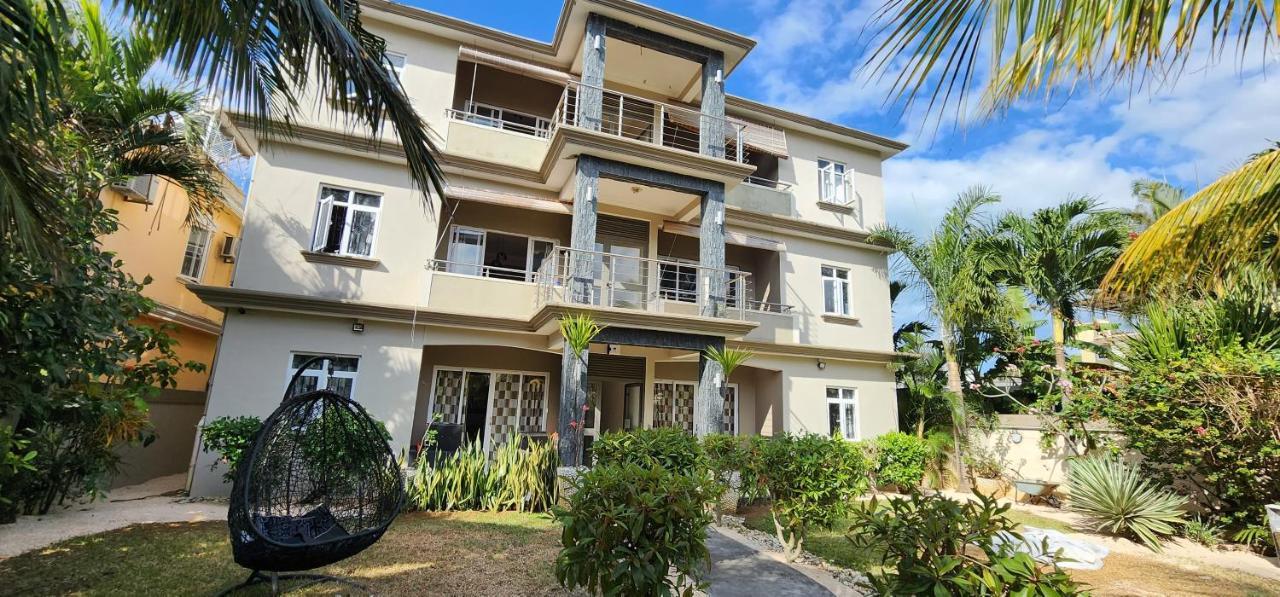 Number 7, 2Nd Floor, Pebble Bay Apartments With Garden View グランベ エクステリア 写真