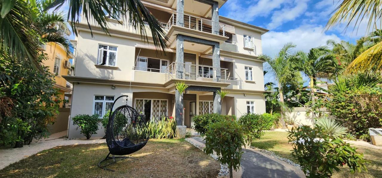 Number 7, 2Nd Floor, Pebble Bay Apartments With Garden View グランベ エクステリア 写真