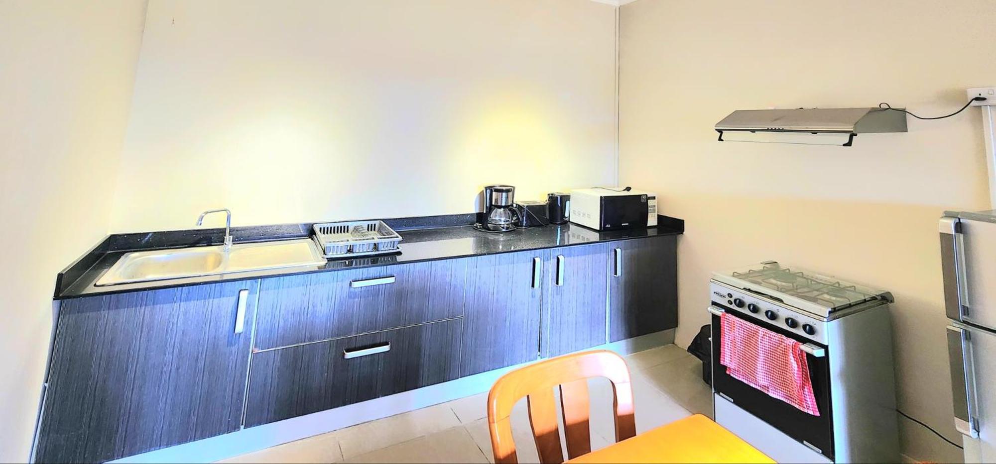 Number 7, 2Nd Floor, Pebble Bay Apartments With Garden View グランベ エクステリア 写真